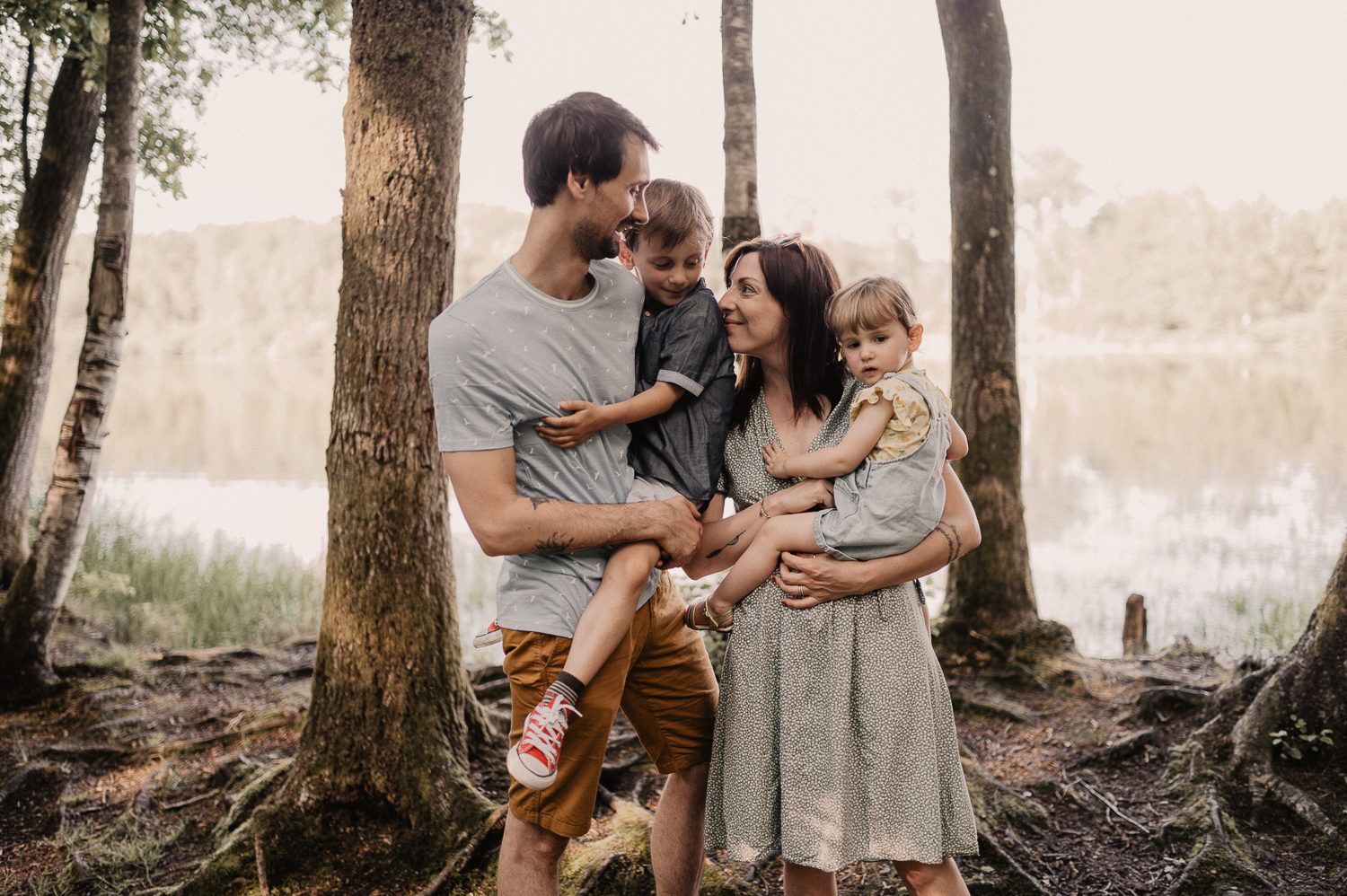 séance famille au lac des vieilles forges