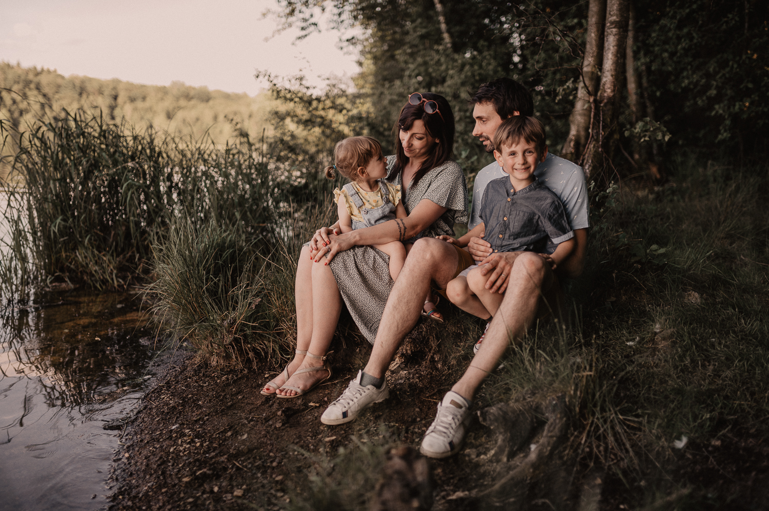 séance famille au lac des vieilles forges